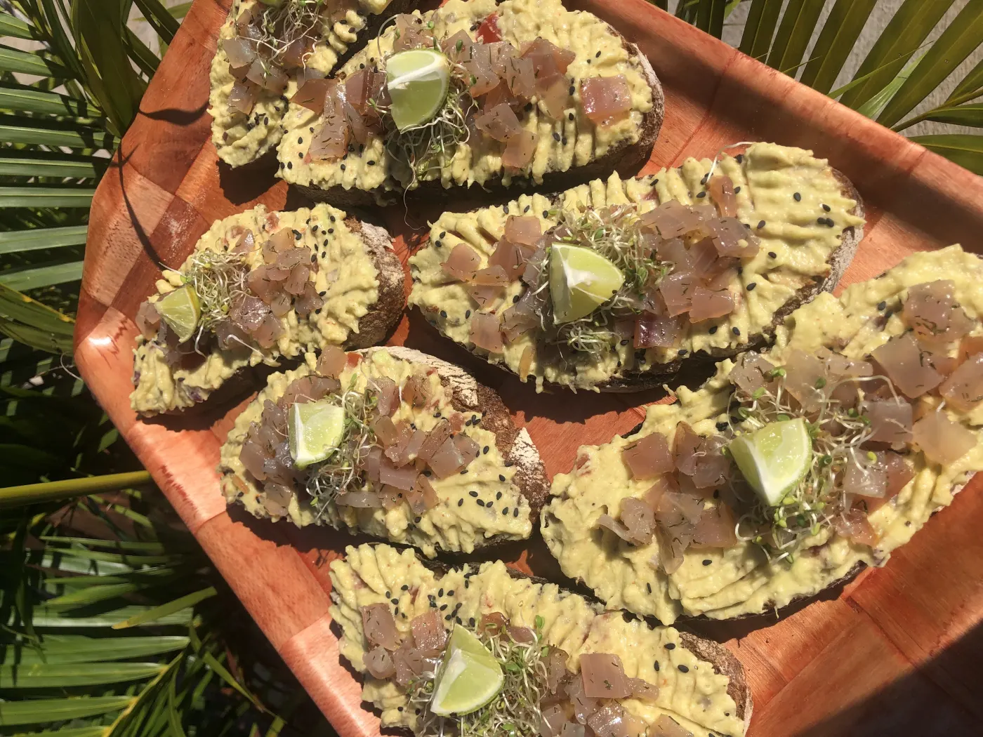 Gwaka Toast & Tartare de Thon Fumé